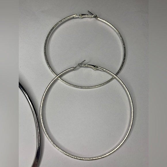 U) Bundle of 5 fashion earrings - Picture 4 of 10